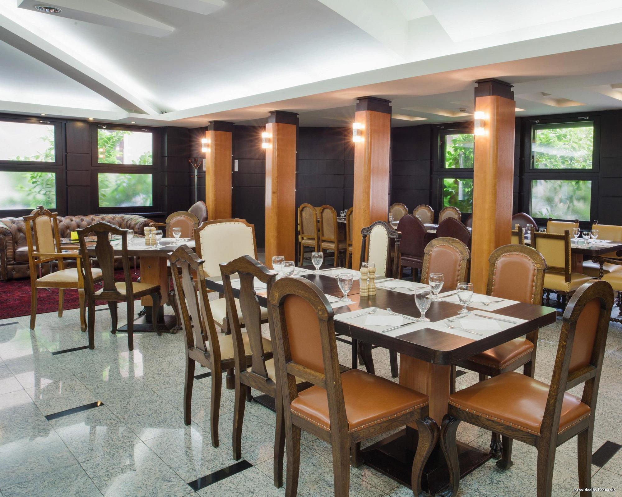 Hotel Forum Garni Суботица Экстерьер фото
