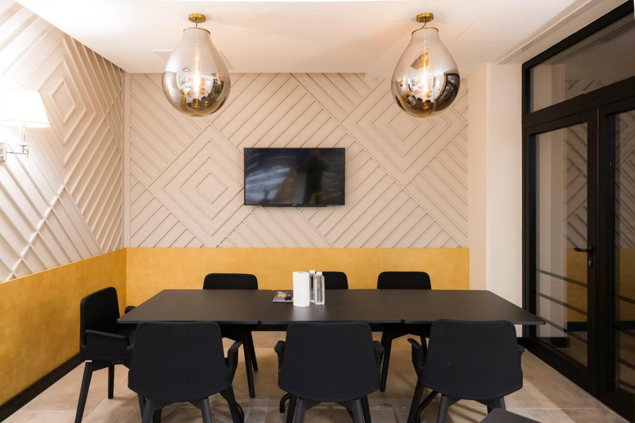 Hotel Forum Garni Суботица Экстерьер фото