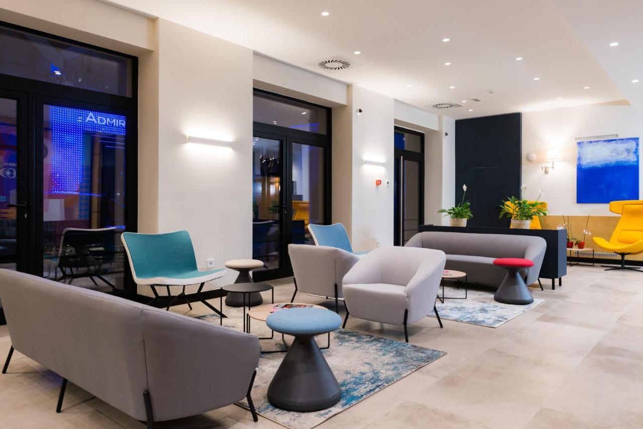 Hotel Forum Garni Суботица Экстерьер фото