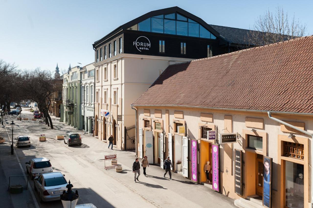 Hotel Forum Garni Суботица Экстерьер фото