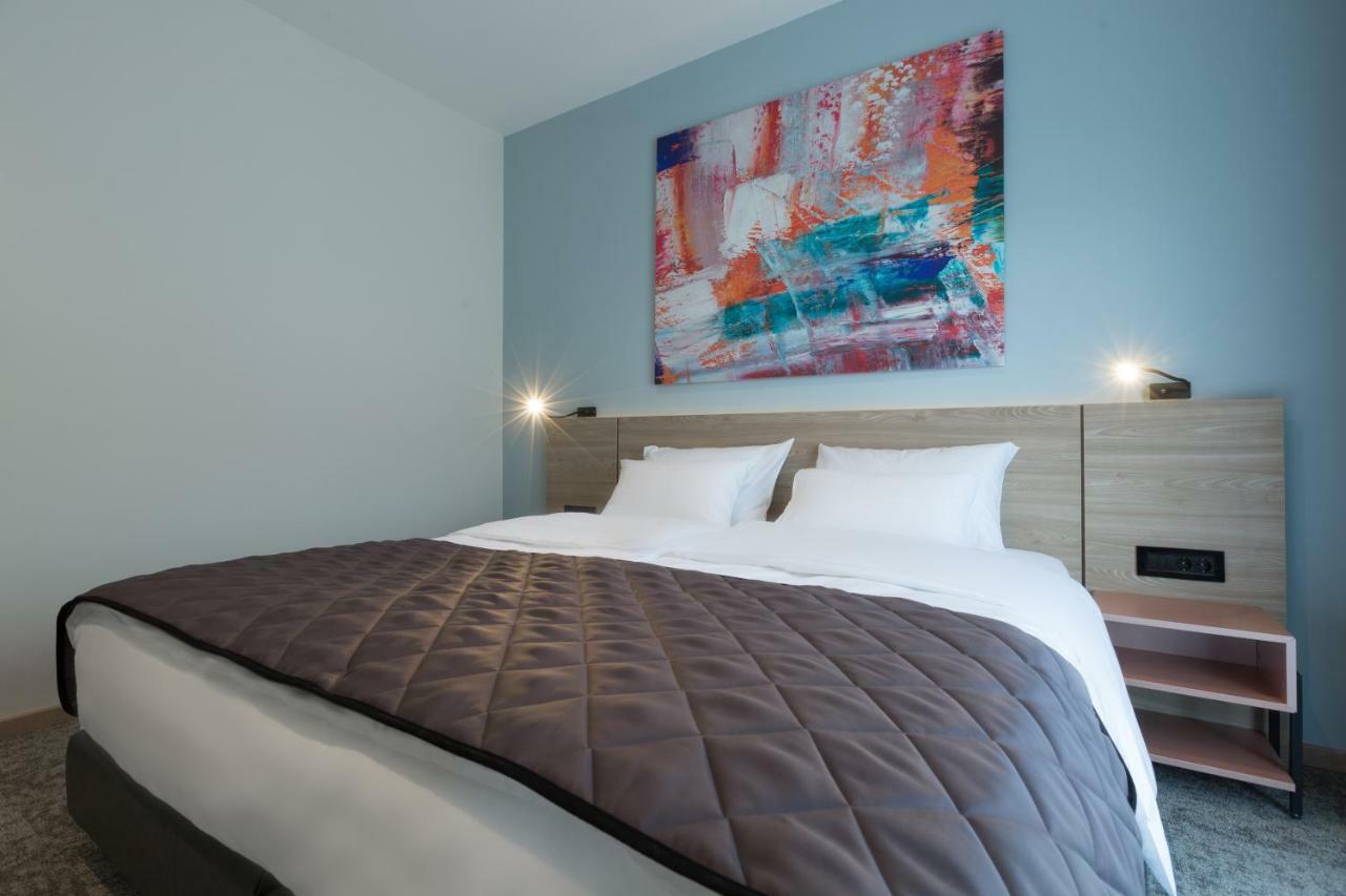 Hotel Forum Garni Суботица Экстерьер фото