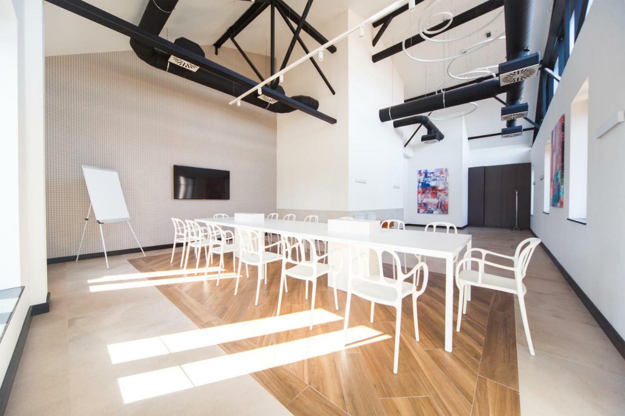 Hotel Forum Garni Суботица Экстерьер фото